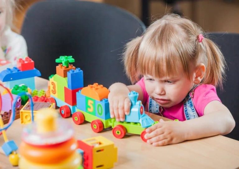 Montessori vs Reggio Emilia Choose the Better Preschool For Your Child Education Task